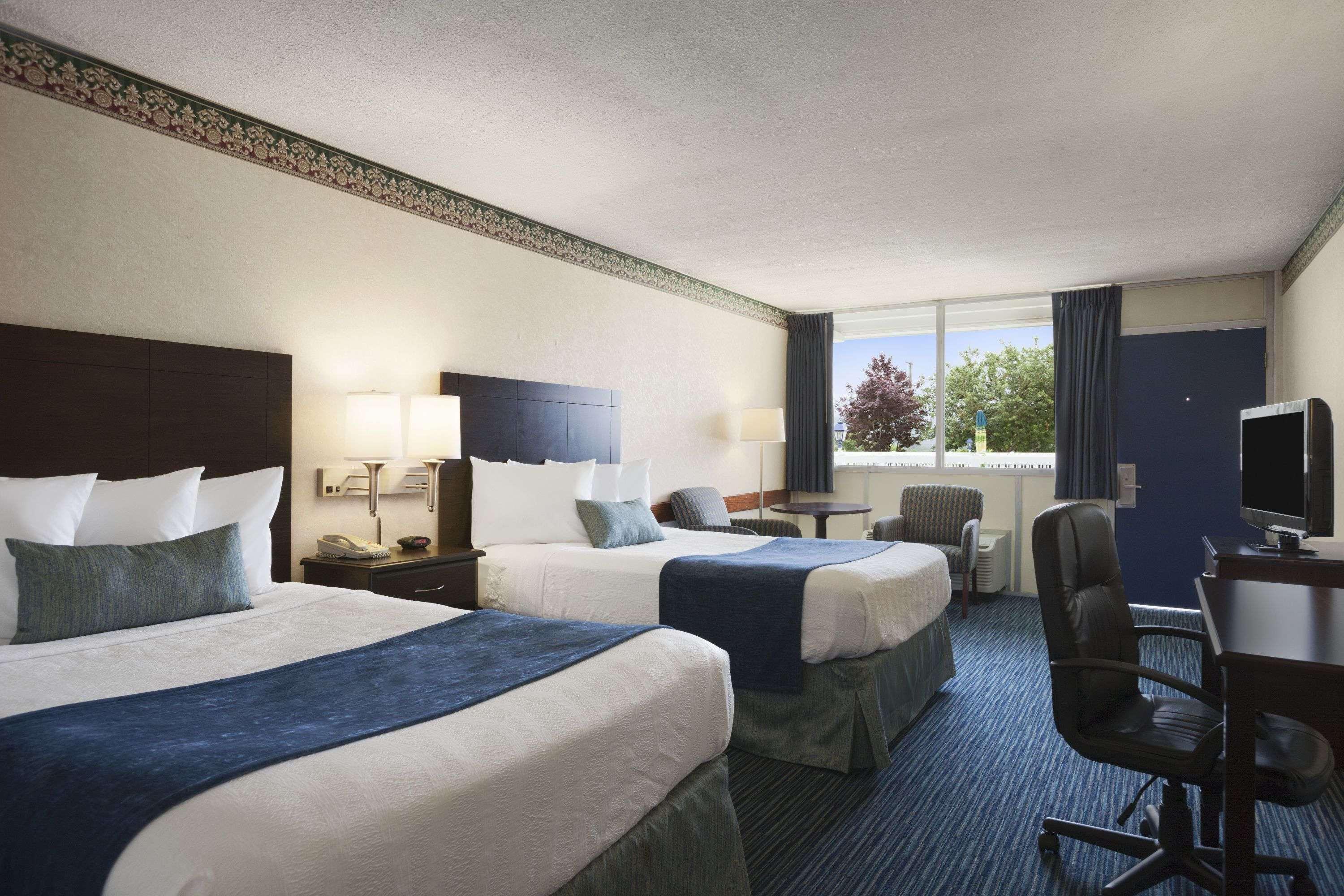 Days Inn By Wyndham Вейнсборо Екстер'єр фото
